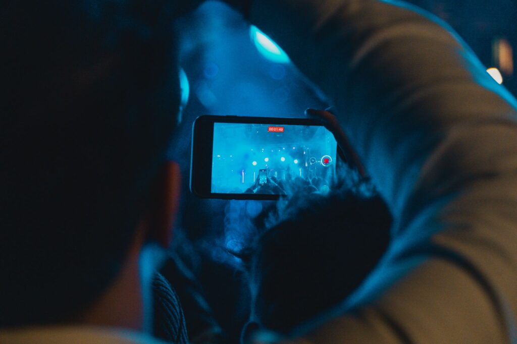 1Fichier für Filmemacher: Große Videodateien teilen — Große Videodateien teilen: Die Herausforderung für Filmemacher