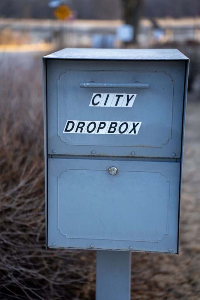 Comparing 1Fichier and Dropbox: Features, Pricing, and Speed — 1Fichier Dropbox Comparison: Which File Hosting Service Fits Your Needs?