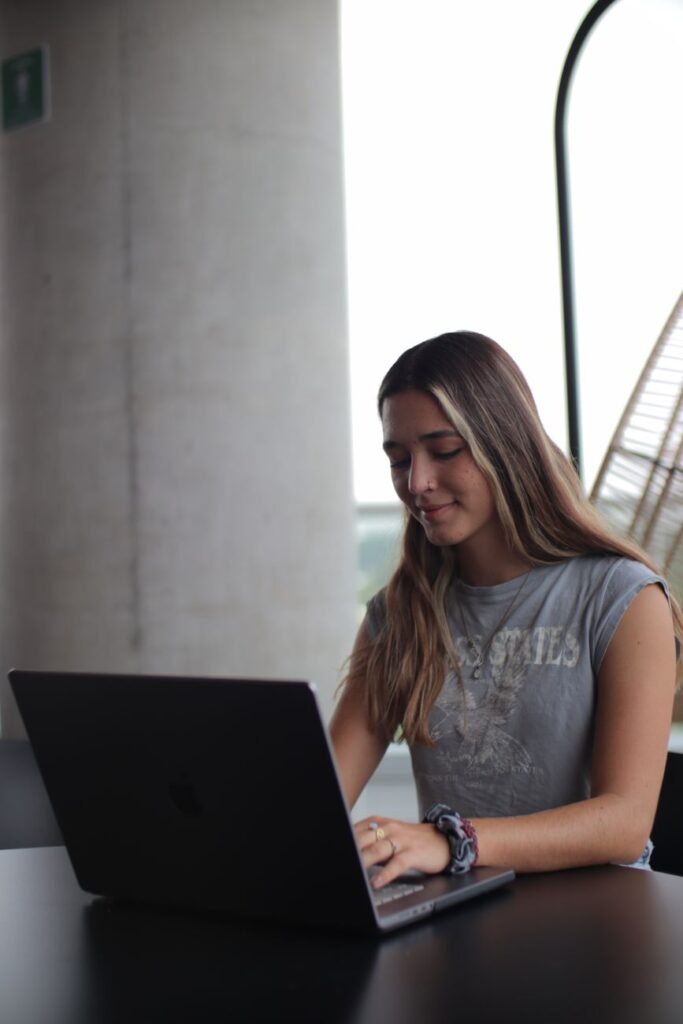 1Fichier para estudiantes: compartir apuntes y proyectos — 1Fichier para estudiantes: la solución definitiva para compartir apuntes y proyectos
